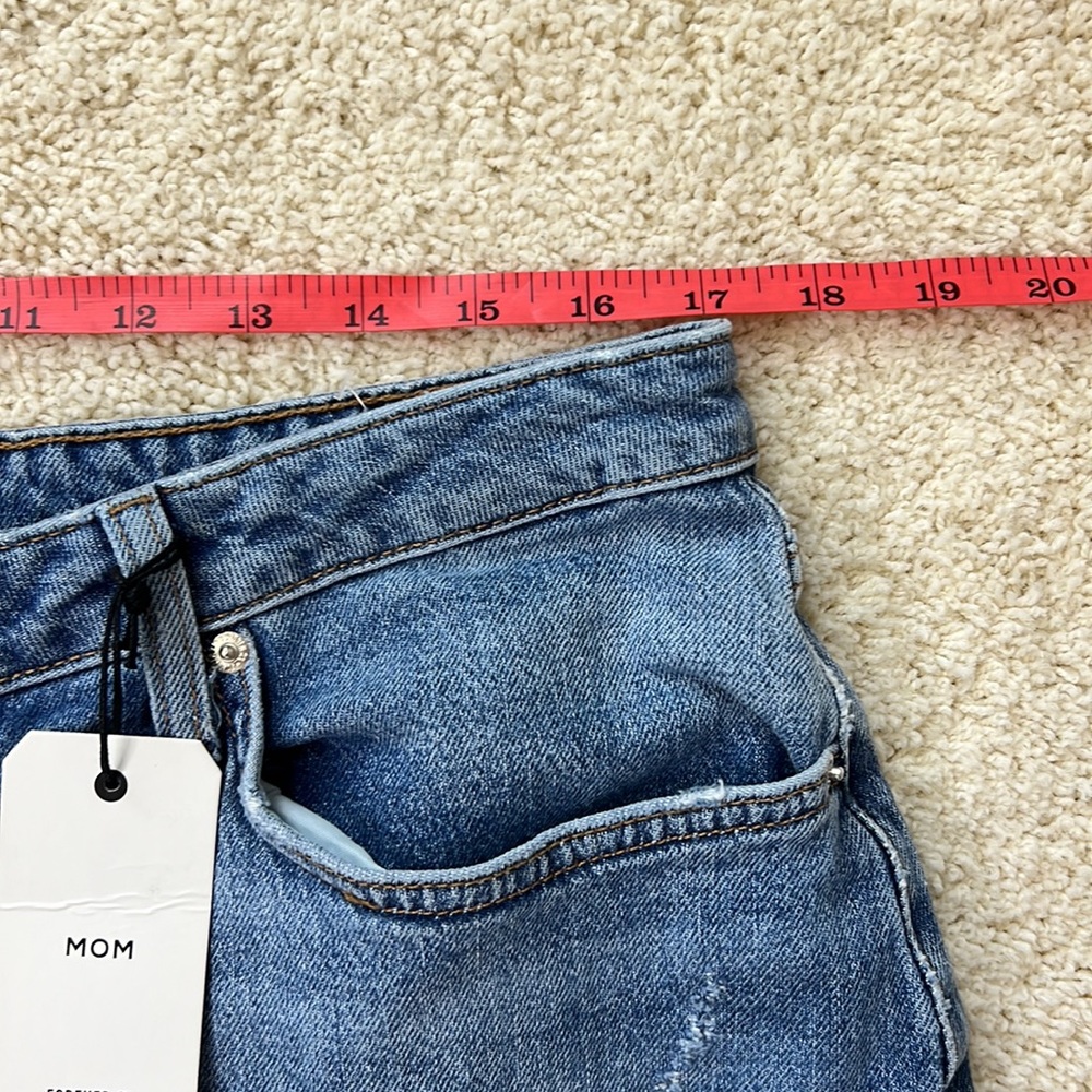 NWT FOREVER21 High-Rise Relaxed Fit Jean - Picture 13 of 16